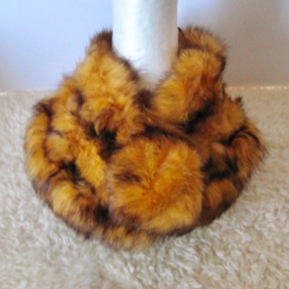 OPHELIE Furs Neck Warmer - Picture 2 of 3